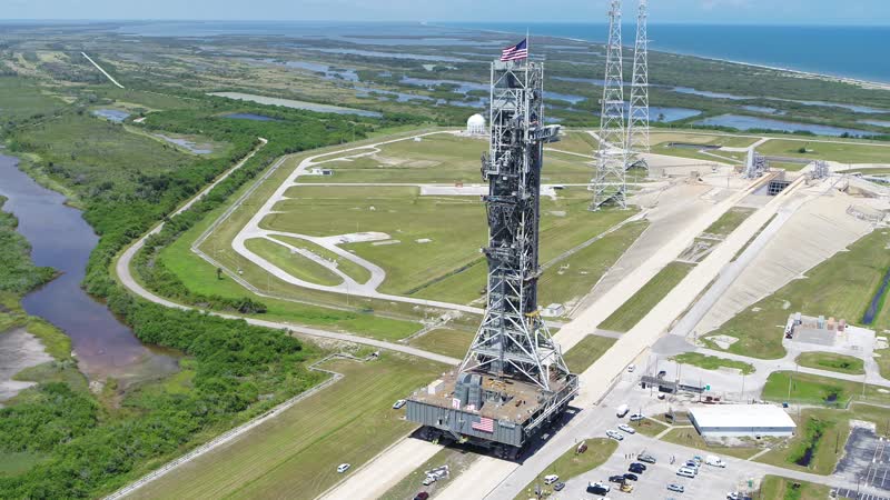 Explore Kennedy Space Center: Crawler